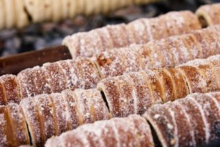 Langoš, palačinka a trdelník. Největší zlodějina trhů, jarmarků a poutí - Médium.cz